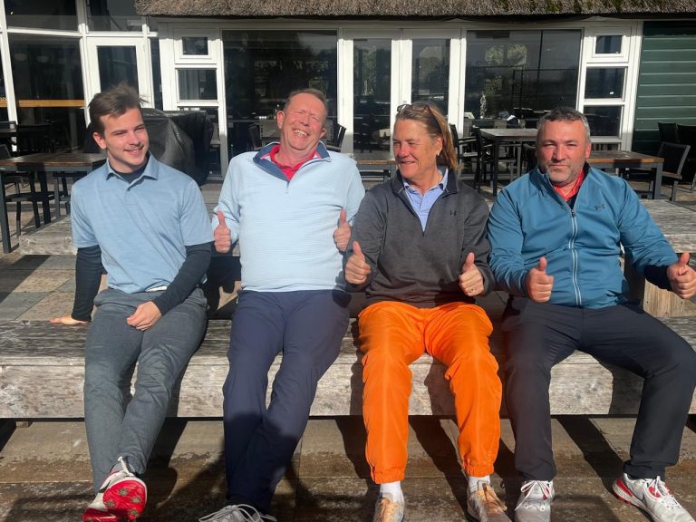 Udo, Reinoud, Peter en Marijke zijn de Maandbekerkampioenen 2025